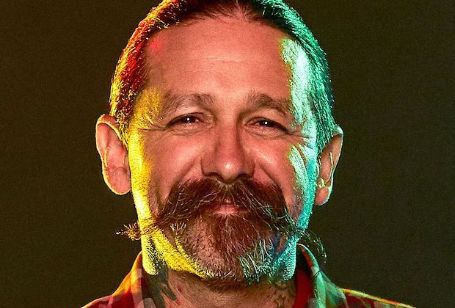 Oliver Peck is an artist whose whole life revolves around tattooing.